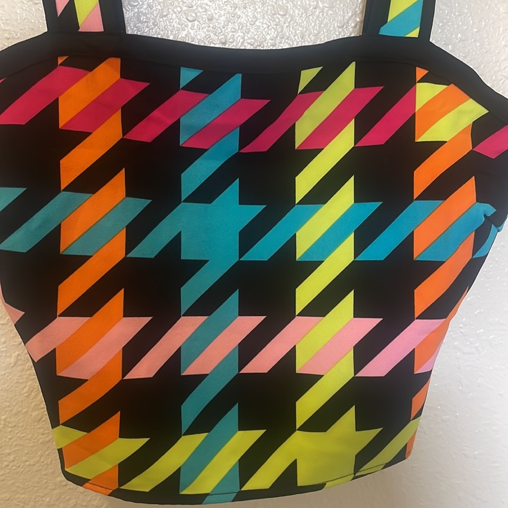 NY&Co Neon Geometric 80s/90s Style Crop Top - Picture 2 of 5